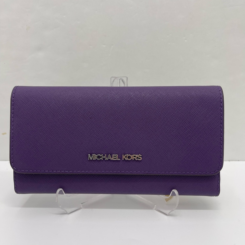 Michael Kors Lg Jet Set Travel Trifold Leather Wallet 
Dark Purple 
NWT - Picture 16 of 16